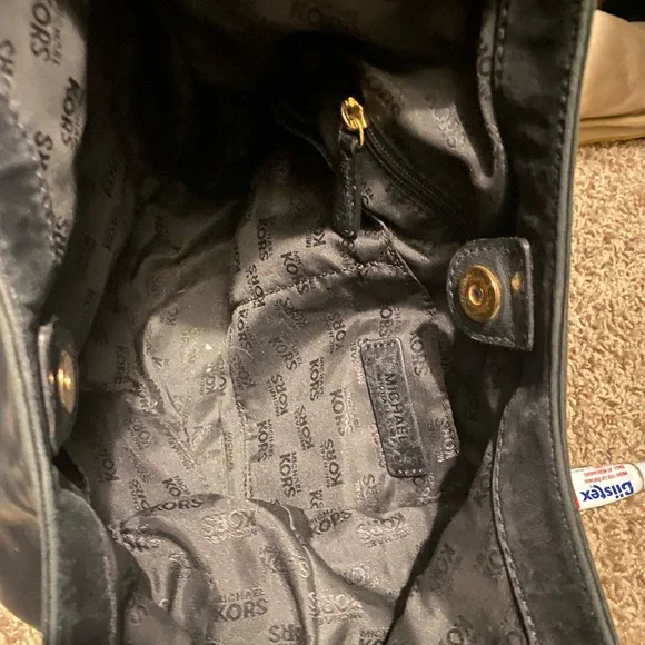 Michael Kors Black Leather Shoulder Bag with Gold Accents - Picture 4 of 4